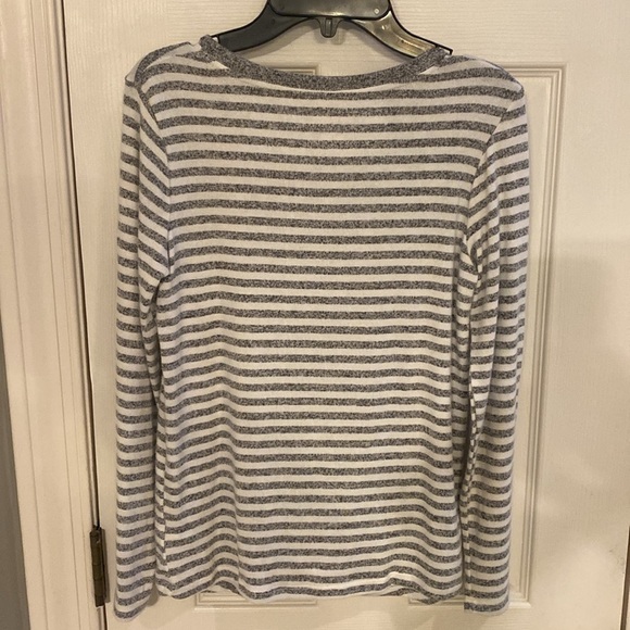 NWOT Cat & Jack long light long sleeve sweater - Picture 2 of 4
